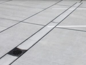 Muldenrinne auf einem Parkdach
